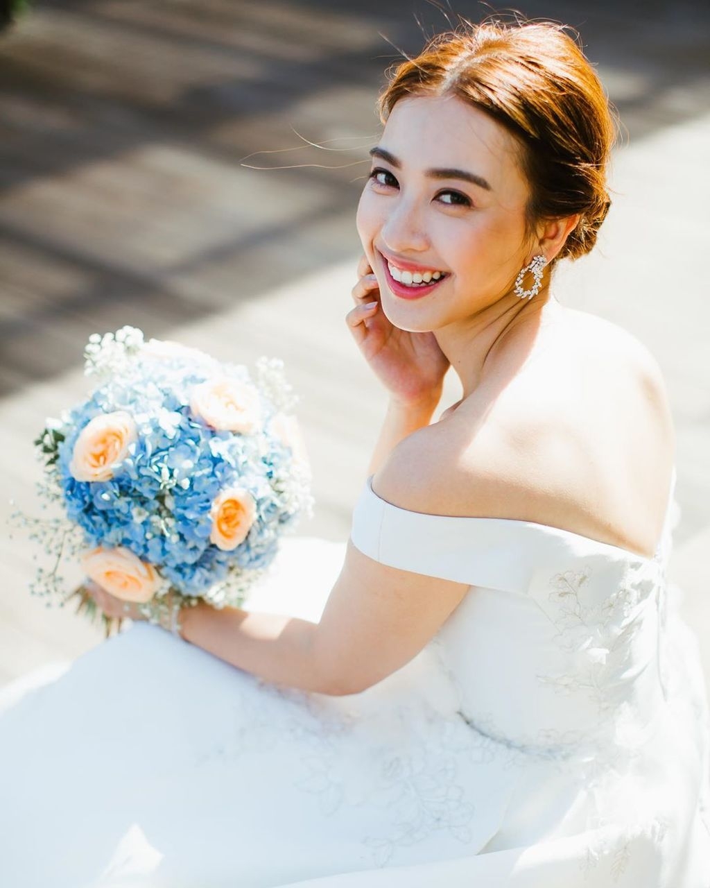 港姐季軍朱千雪亦是圈中富二代,她8歲就跟家人移民到加拿大,19歲已擁兩層位於小西灣藍灣半島和愉景灣物業