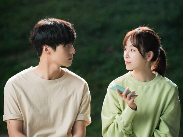 你相信一眼定情嗎？國外一位女生近日在網上分享自己婚禮告吹的故事，惹來不少網民關注熱議