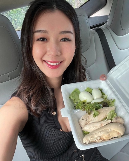 麥明詩受到大批網民詢問瘦身方法，她亦毫不吝嗇分享自己所做的運動和餐單