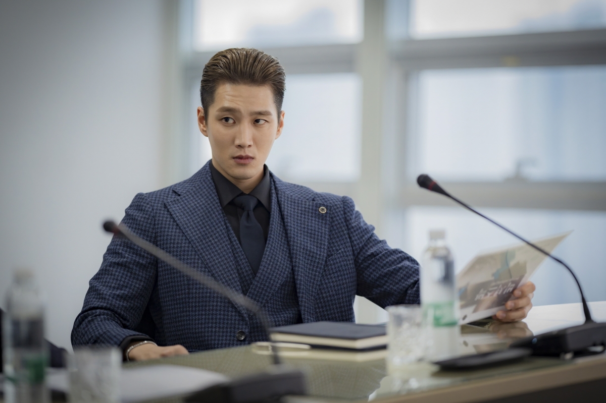 愛情二選一！身價半億有錢仔VS月入5萬打工仔同時追求，女事主的選擇竟然係咁？