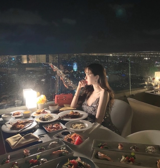 Cammi更加入了內地平台小紅書,並一一介紹她在香港所食過的五星級米芝蓮餐廳,做美食KOL