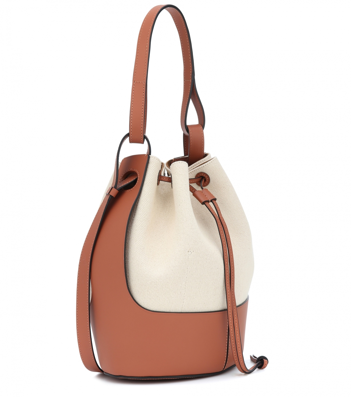 【名牌手袋2021】6款歷久不衰又百搭的「水桶袋」！最平5,400就能入手，網購LV/Loewe/YSL矚目款