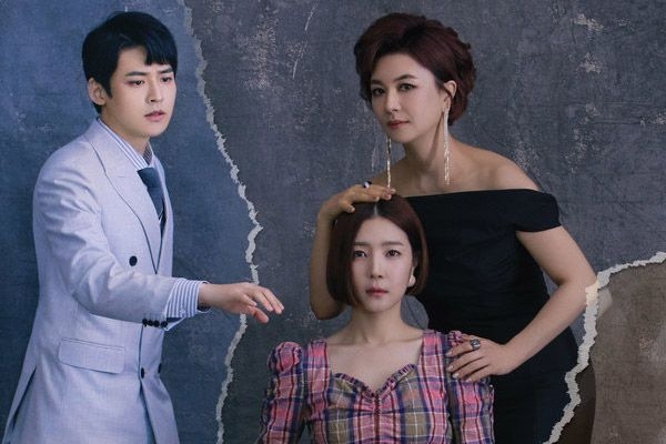 她帶著男友和父母當面對質，後來父母坦白是「假男友」是他們用錢聘來的