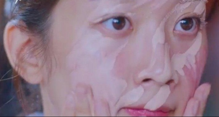 「微醺日系」的造型就不是人人懂得欣賞,不少人都直言身體異常的變紅,根本超像被打腫了一樣