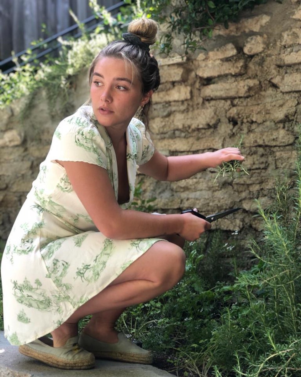 【黑寡婦】51歲凍齡養母Rachel Weisz由細靚到大!妹妹Florence Pugh霸氣稱:逼我減肥就不演!