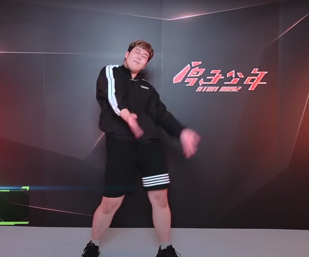 小宜性格也十分討喜，正能量滿滿的讓觀眾都對他的修圖行為不反感。他的真身曝光後神奇地粉絲不跌反升