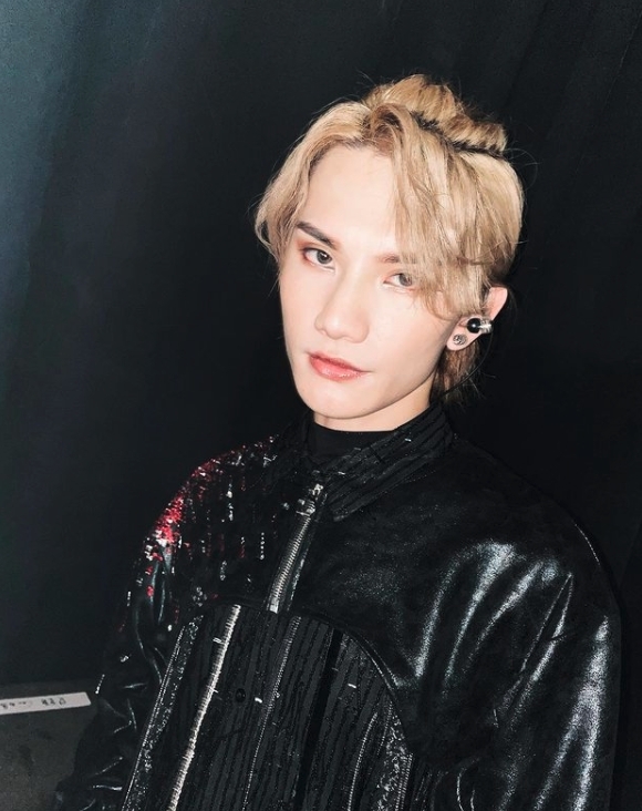 另一位韓風花美男Jeremy原來也有咬手指甲的壞習慣！