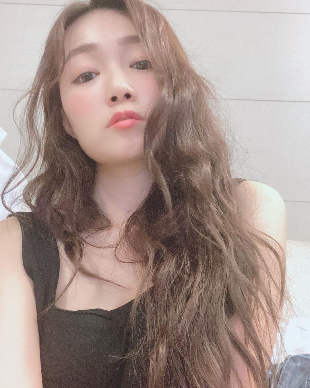 王子鄧麗欣被爆分手內幕!男方疑經常與一台灣女星結伴夜蒲?深夜發文回應2