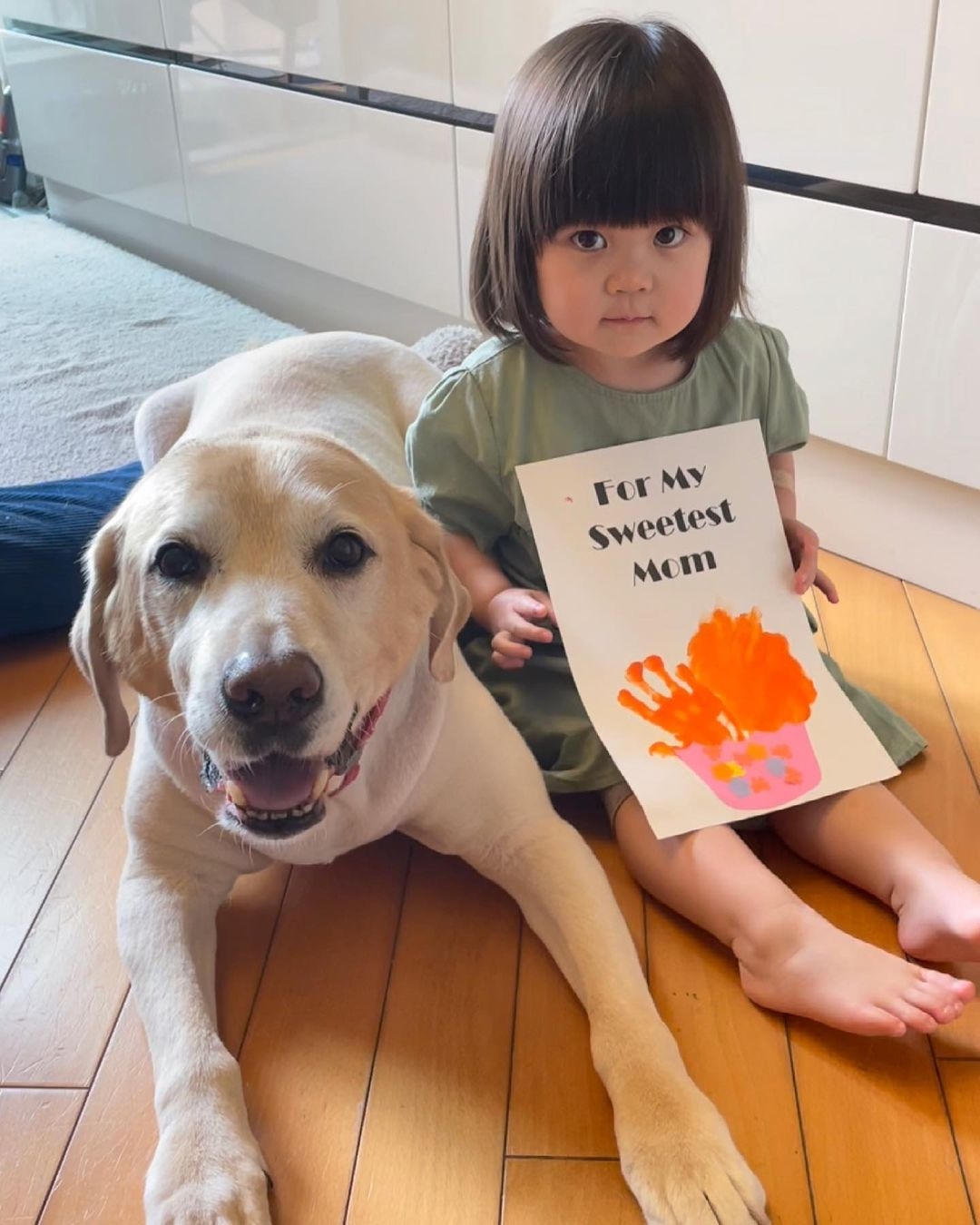 姜濤突宣布做老竇!曬2歲妹妹唱歌片報喜「我有女兒了」,網民:搶完人地老婆搶埋個女