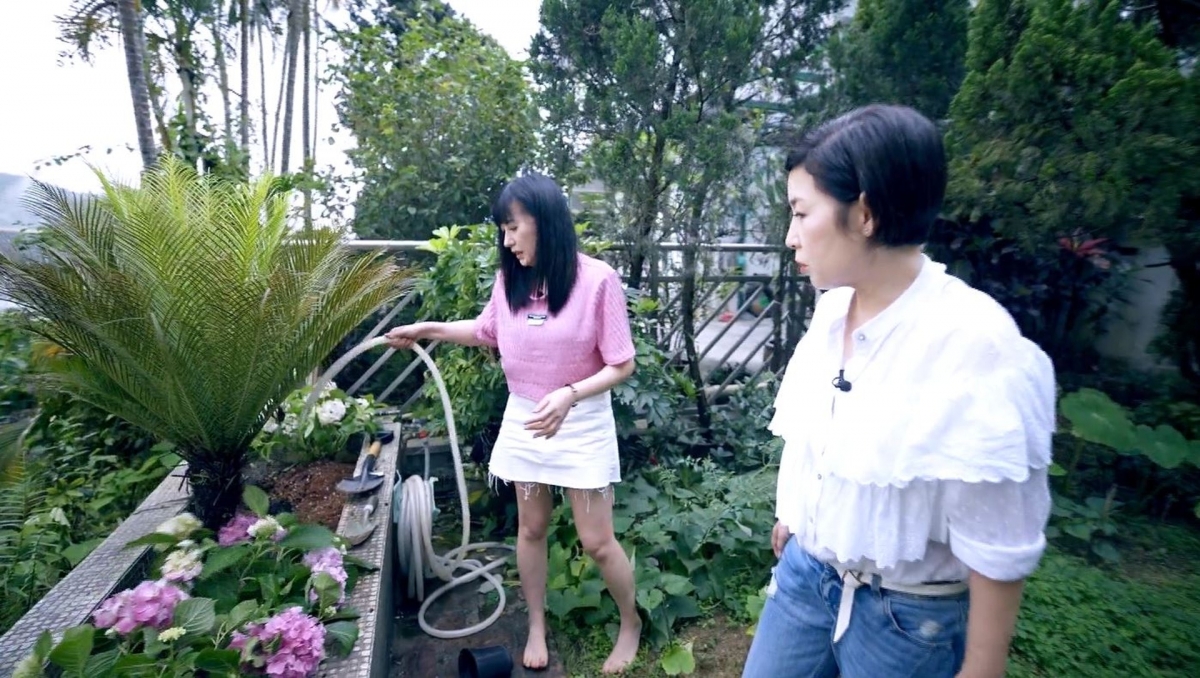 江欣燕認為離婚後生活有更多時間陪伴家人,在戀愛觀上也有巨大的變化:「大個咗唔會好似以前咁『我要戀愛』就夠,感覺呢樣唔係最緊要嘅嘢。