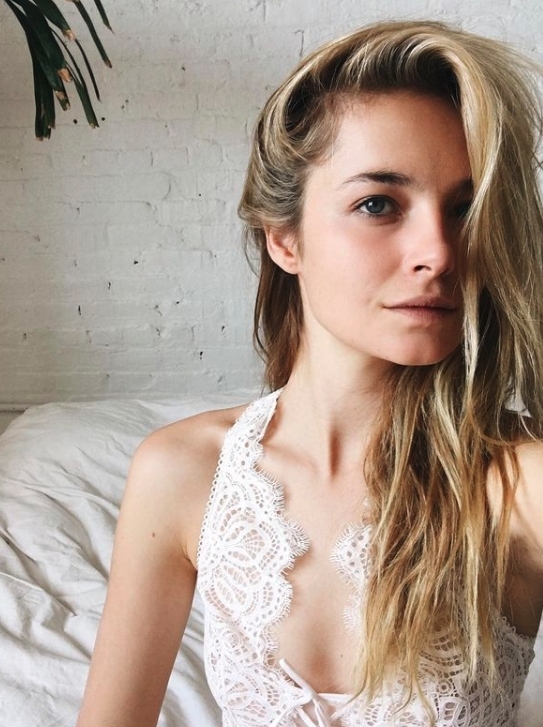 Bridget坦言在2016年的Victoria's Secret舞台風光走秀時,其實已經被強迫減重多年,當時上圍30A