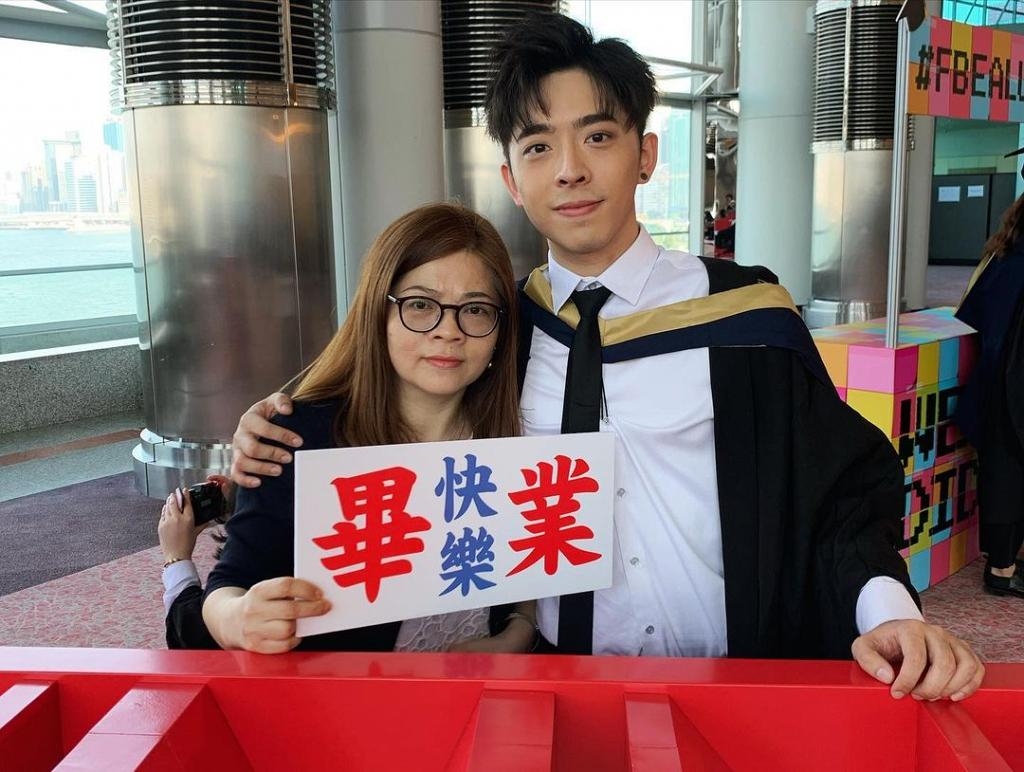 Mirror 成員中學歷最高就是他,現年 24 歲的 Edan 呂爵安過去就讀Band 1的可風中學(嗇色園主辦)