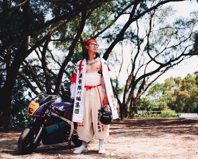 MIRROR成員之外,網民亦建議ERROR或Mike導出演,擔當搞笑的生鬼角色。Mike健碩的身材意外被網民看中,