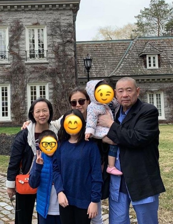 劉鑾雄（大劉）太太甘比（陳凱韻）的12歲女兒劉秀樺（Josephine）現時長得亭亭玉立