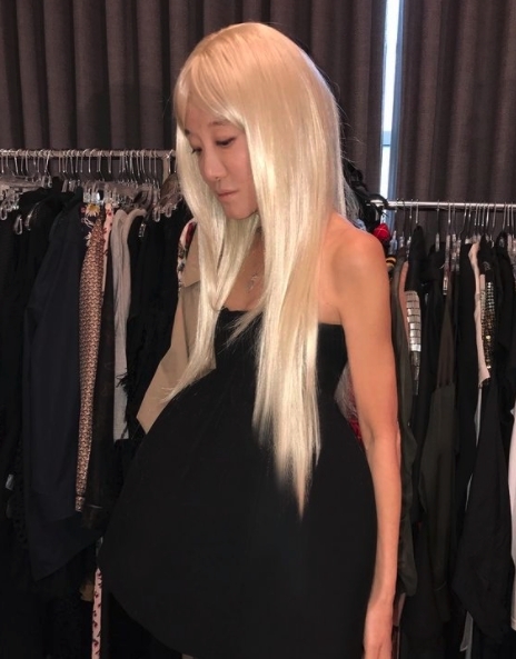 Vera身為美魔女，但不少網民也認為以她的年紀，皮膚能有如此的狀態已是十分美，即使顯出皺紋也是合理不過的事