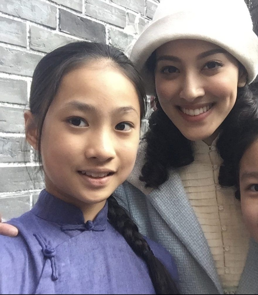 其實鍾柔美的演戲資歷更為深厚!童星出身的她,在2015年就參與TVB劇集《收規華》