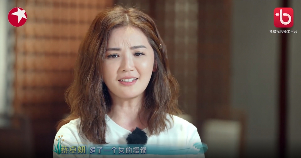 阿Sa亦看不過眼,主動揭穿「攝影師」的真身~當阿嬌現身之際,三人一臉懵然