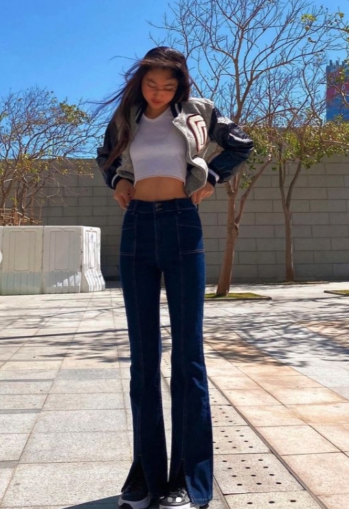 繼承影帝任達華與名模琦琦二人優良傳統的任晴佳Ella,年僅17歲就身高已經有180cm!