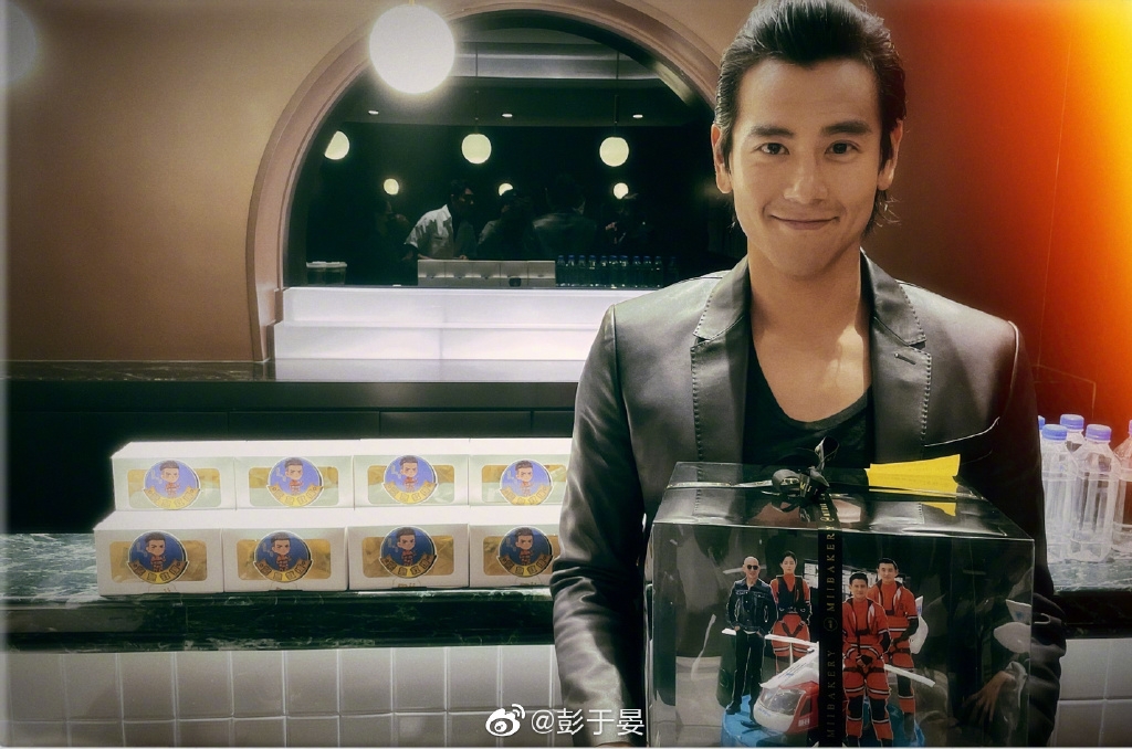 而深受內地愛戴的彭于晏則捐款 100 萬人民幣、歐陽娜娜則捐款 50 萬人民幣。