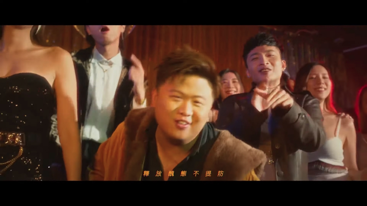 網民為滿足過世好友訂製Error及花姐紙紮公仔惹爭議,被批:不尊重,影響生人