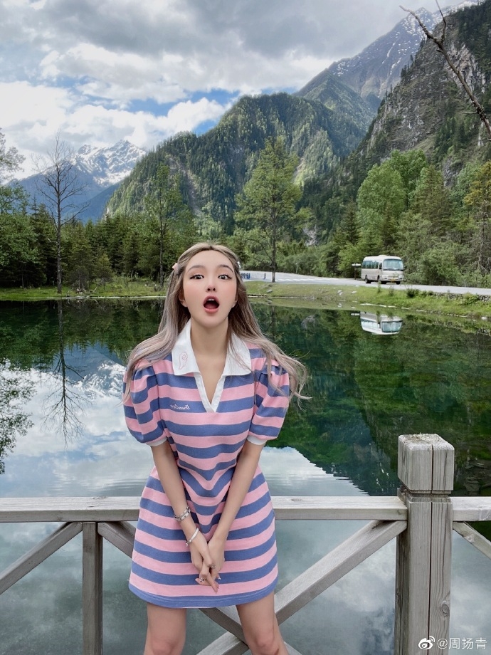 KOL實測周揚青品牌衣服，大爆貨不對辦、剪裁不對稱？「用300元買了一塊抹布」