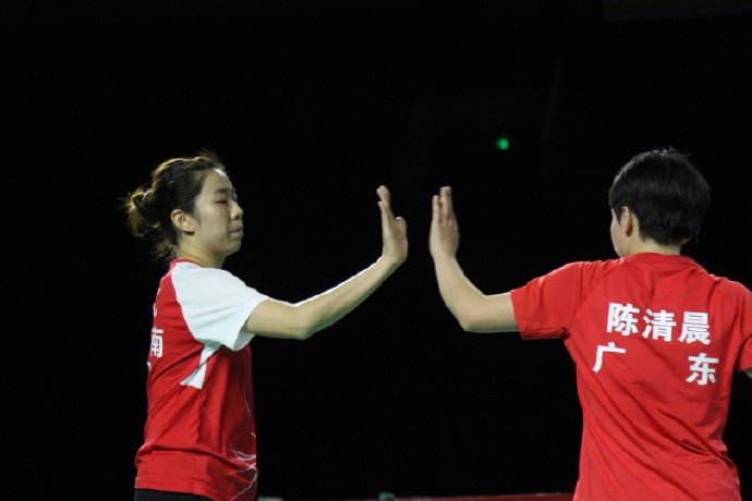 【東京奧運】中國隊的羽毛球女子雙打16強賽在昨日舉行,中國戰勝韓國隊晉身8強戰況激烈。