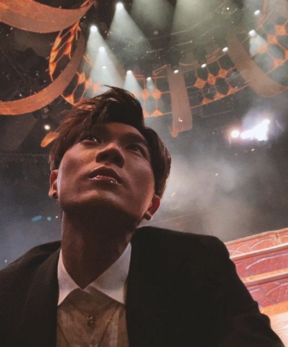 Frankie的怪癖就是咬手指甲，外貌乾淨的這位美男子，原來也有著這些壞習慣～