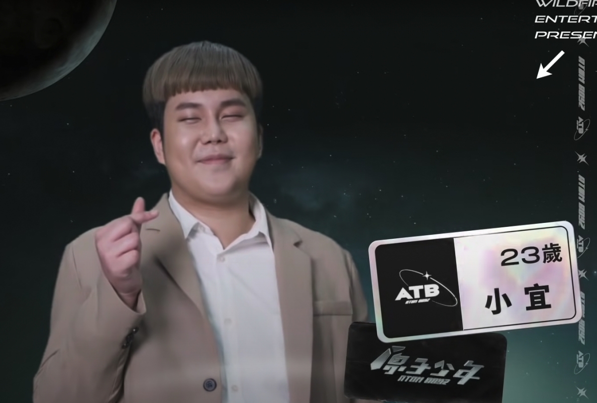 「修圖界的魔術師」的稱號，不少網民也留言：「你一定是魔法師！」