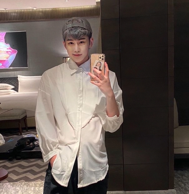 照片中的他樣子標緻粗眉大眼，臉型和身形都十分瘦削，根本讓人看不出他是胖子小宜！