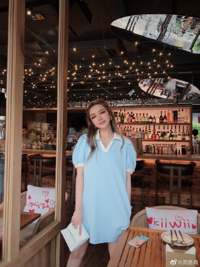 KOL實測周揚青品牌衣服，大爆貨不對辦、剪裁不對稱？「用300元買了一塊抹布」