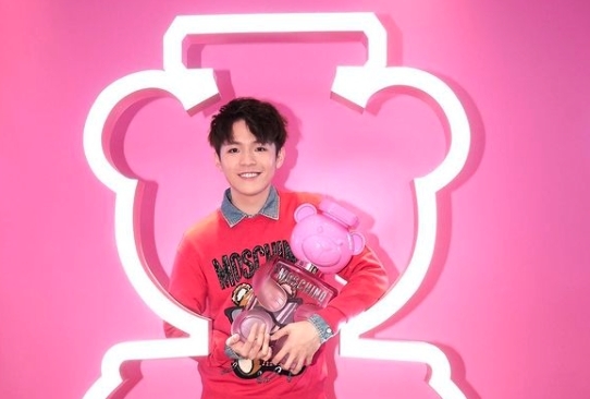 Ian早前為粉絲「Hellosss」專屬選出的泡泡糖甜味香水,就是Moschino TOY 2 Bubble Gum泡泡糖香水!他