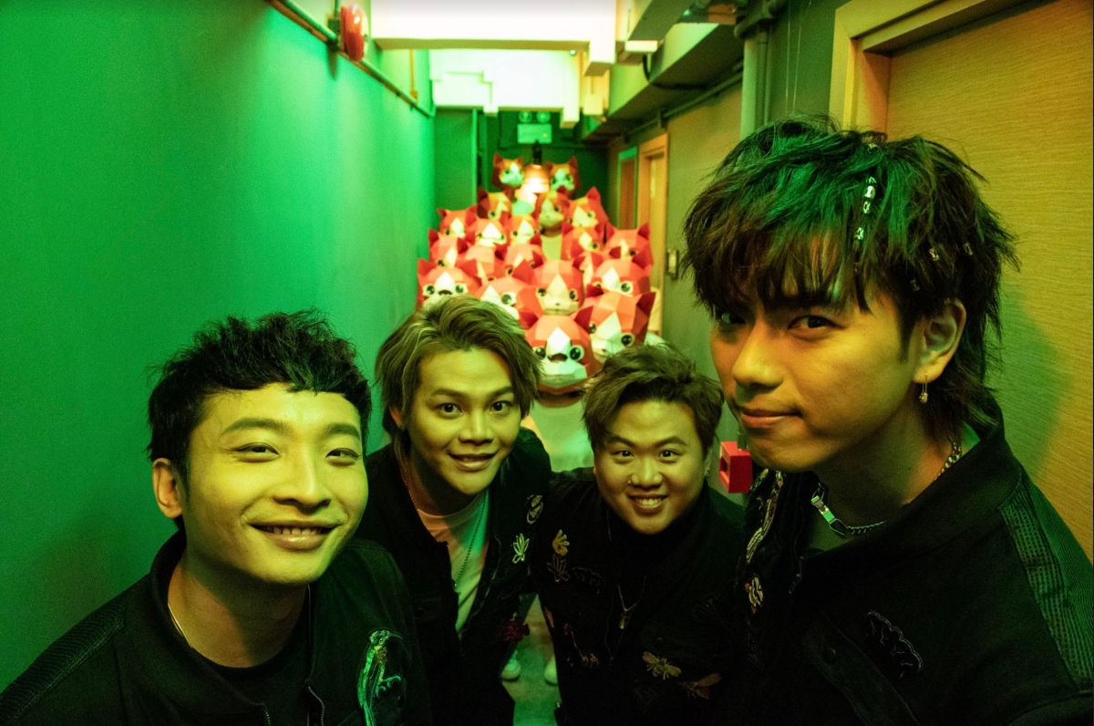 網民為滿足過世好友訂製Error及花姐紙紮公仔惹爭議,被批:不尊重,影響生人