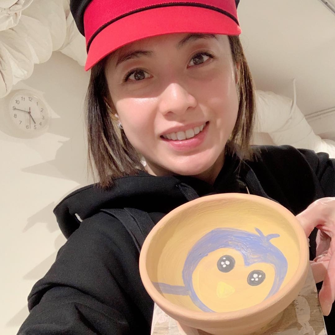 劉鑾雄大劉太太甘比亦讓女兒劉秀樺在銅鑼灣皇室堡商場放置一部「鬼口水」自動販賣機