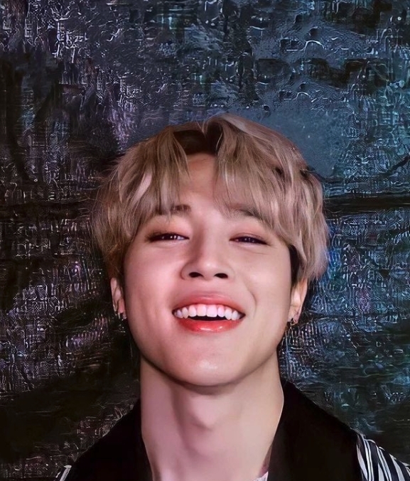 Jimin標誌性的厚唇時常也水潤粉嫩,Oli London在這方面就跟到足