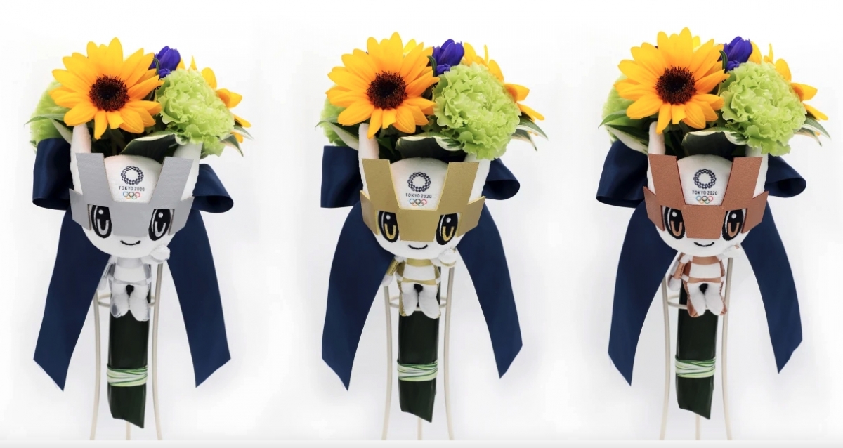 網民更認為金、銅公仔色調相似,一時搞錯亦不出奇;但格羅素的銀公仔與其餘兩者完全不同,