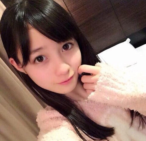 「老人系女孩」漸漸再不會再重視虛擬世界上的自己,寧願放下手機發呆,也不願再花那麼多心思在經營社交媒體上