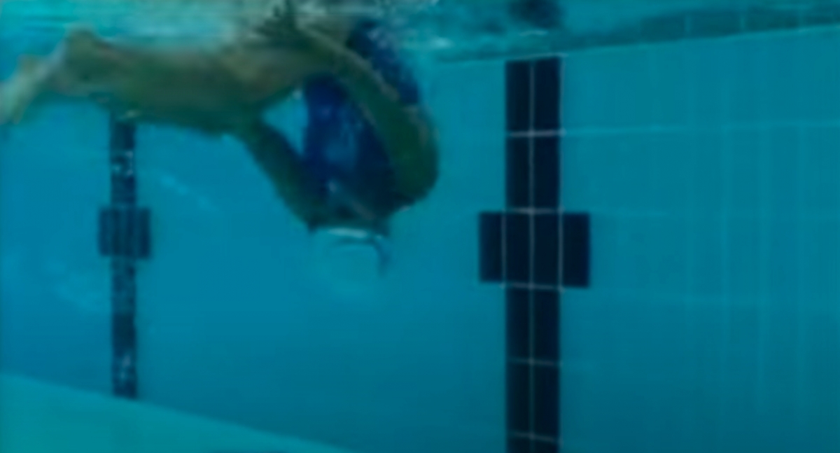 「比賽轉身方法」,將會是以真實「實戰轉身」呈現,隔空抽水透露不會再重現對台經典泳劇《戀愛自由式》的浮誇「破冰轉身」。