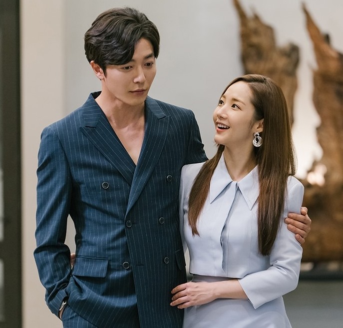 【心理測驗】近日一個童話故事公主反派角色的心理測驗可分析出,你是一個會黏男友的女生嗎?