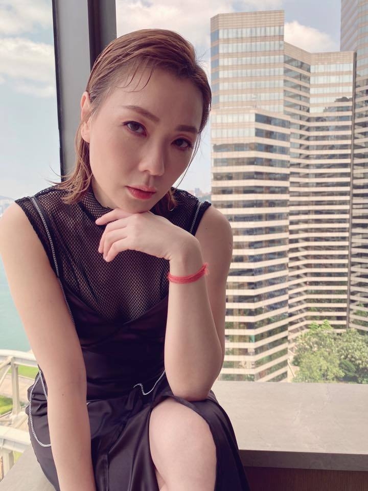 田蕊妮自2007年由亞視轉投無綫,拍過多部經典劇集,更成為雙料視后。不過上年4月宣佈約滿離巢。
