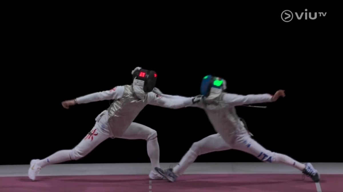 【東京奧運】「港隊劍神」張家朗昨晚以 15:11 擊敗爭取衛冕的意大利劍手格羅素(Daniele Garozzo),勇奪男子花劍奧運金牌!