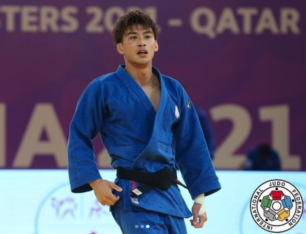 楊勇緯出身於柔道世家,媽媽是前柔道選手,哥哥也是一位柔道陪練員。他從小三就開始學柔道,十分有天賦