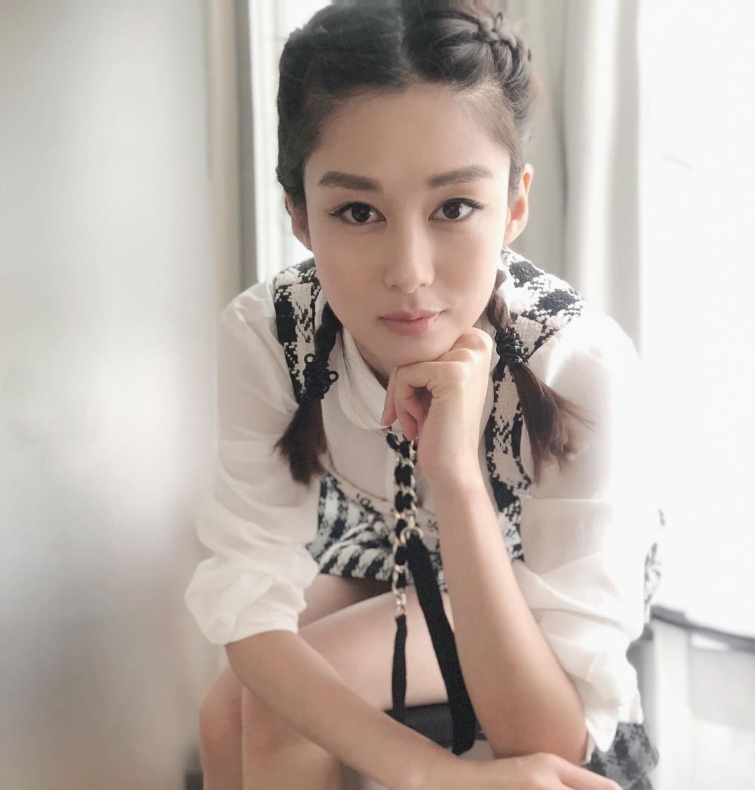 岑麗香近期出演TVB劇集《寶寶大過天》而人氣躍升,現年36歲的「香香公主」早就成為兩孩之母