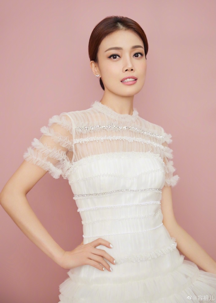 容祖兒「變臉」重演《甜蜜蜜》張曼玉,自稱氣質似,霍汶希:Maggie吐血中