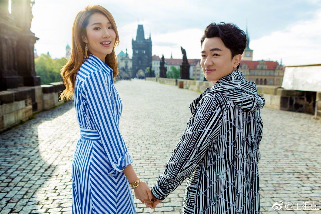 無綫電視首席創意官王祖藍、李亞男夫婦合捐 50 萬元，網民亦認為不少明星的捐款與名氣不成正比，令人失望。