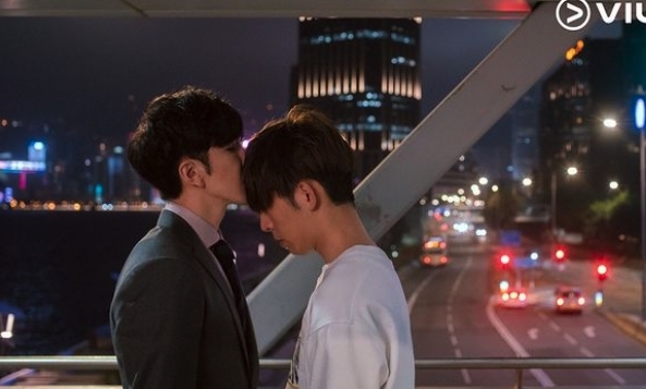 ViuTV熱播的「男男愛」翻拍日劇《大叔的愛》,「牧田CP」Anson Lo和Edan終於正式成為戀人關係