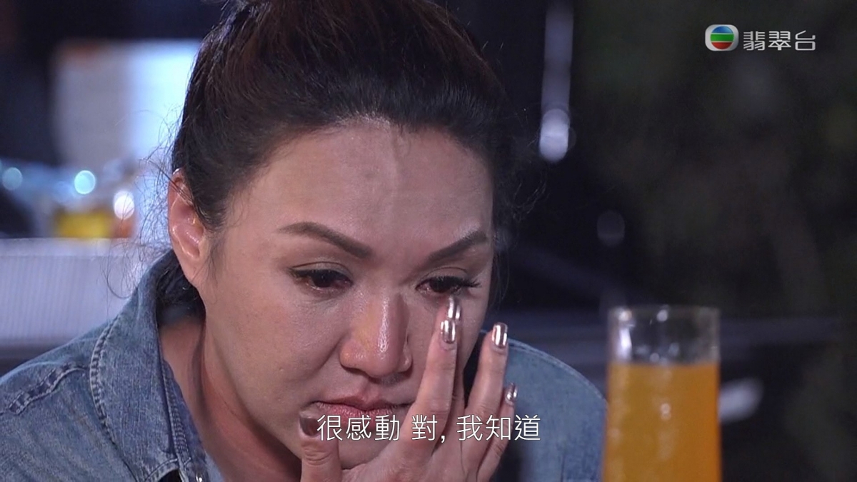 忍痛離婚後，幸好獲得子女的支持和關愛：「媽咪唔緊要啦，你依家咪仲開心﹗」當黎瑞恩憶述子女的安慰就忍不住落淚