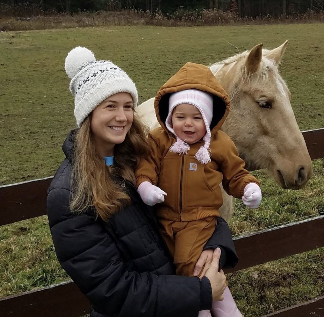 ，惟 Cameron 就收掣不及，撞上了正在推著女兒嬰兒車過馬路的 Jessica。