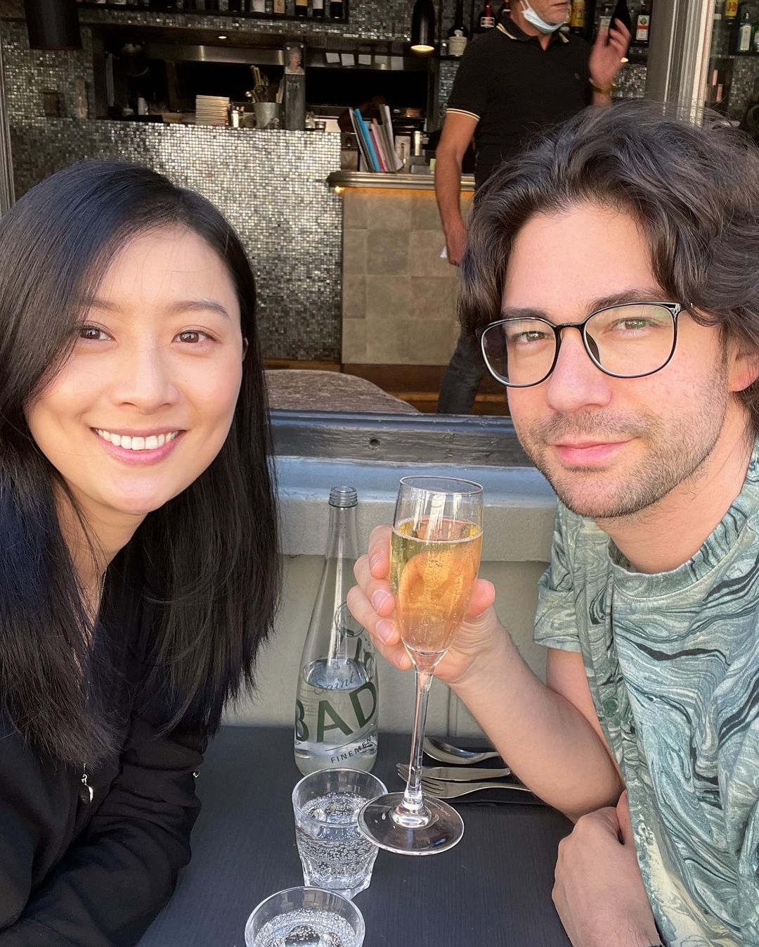 而陳法拉的 instagram上滿滿都是與老公到世界各地遊歷的照片,