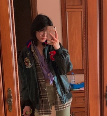 Yurana Anarali 在IG上也會不時上載自己不修篇幅的照片,個性率真