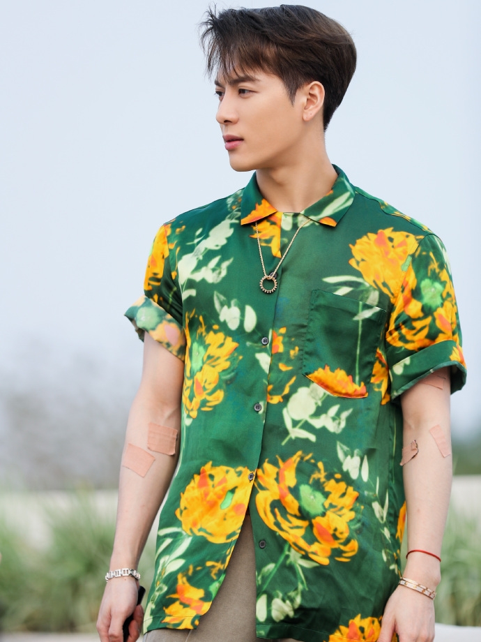 王嘉爾在內地自行成立個人工作室「Team Wang」,近日更正式宣布將組新團「PANTHEPACK」。